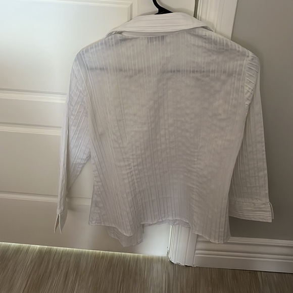 Ribbed button-down white long sleeved shirt (AMAZING QUALITY) - Picture 2 of 2